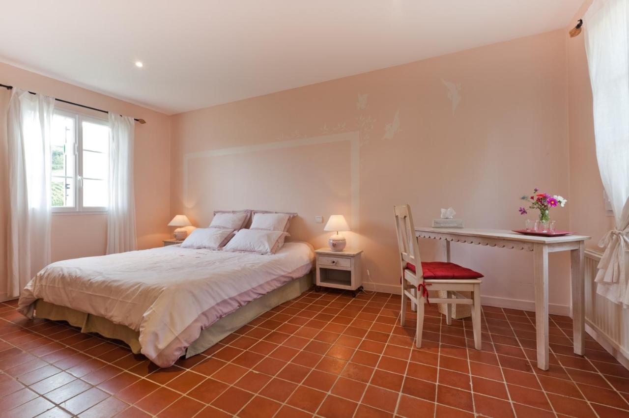 Bed and Breakfast Domaine De La Combotte Nantoux Экстерьер фото